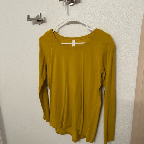 Lululemon long sleeve top - Picture 1 of 6